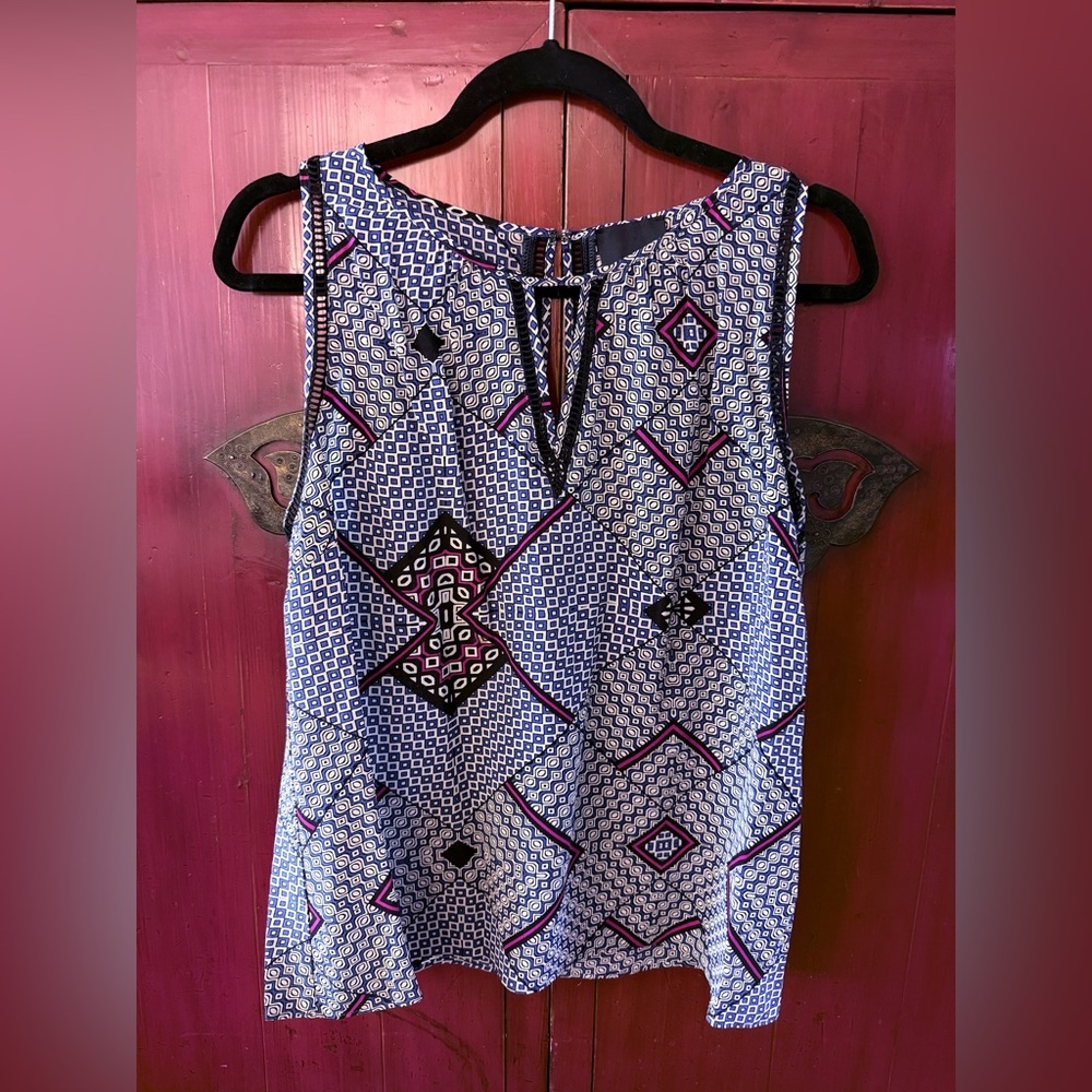 Greylin Blouse Geometric Pattern Silk Sleeveless Excellent Used Condition